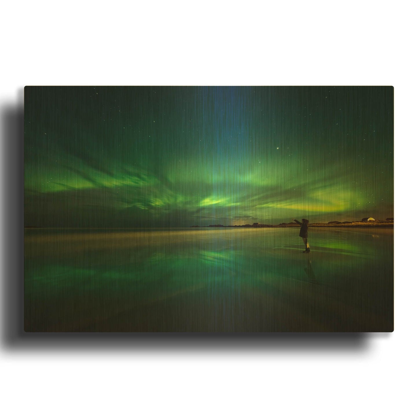 'Amazing View On The Northern Lights' By LUXE Gold Metal Wall Art