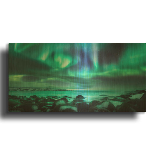 'Northern Lights Aurora Borealis Over Ocean' By LUXE Gold Metal Wall Art