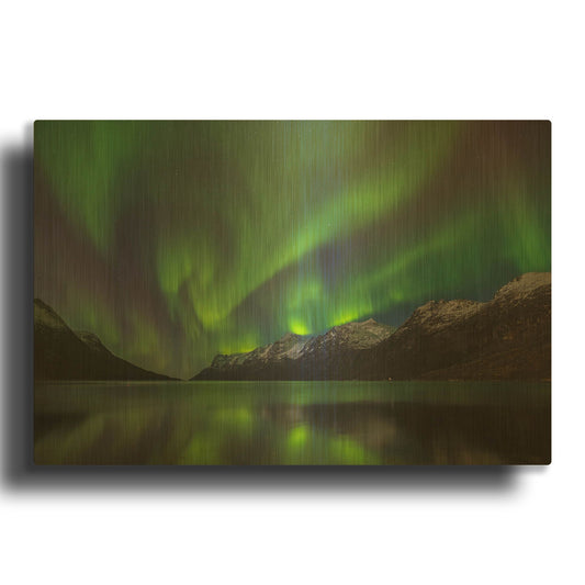 'Northern Lights In Ersfjorden' By LUXE Gold Metal Wall Art